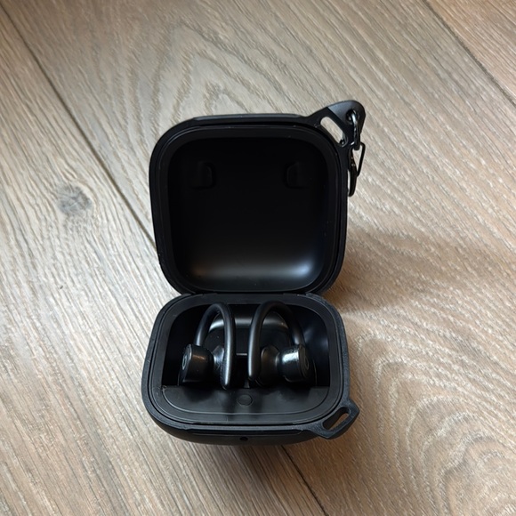 Powerbeats Pro Black Wireless Earbuds with Charging Case - Picture 1 of 3